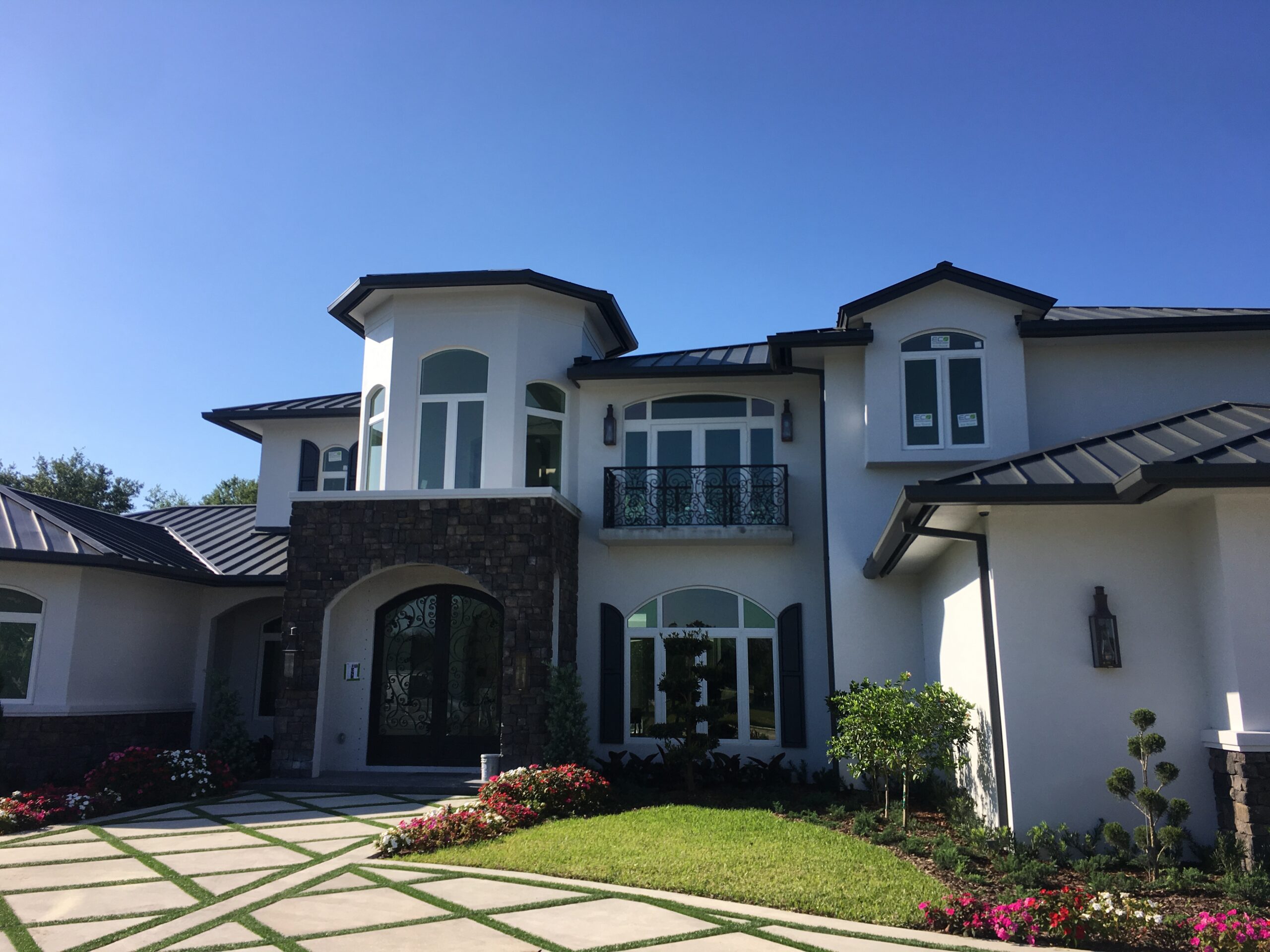 Read more about the article Who Needs Hurricane & Impact Resistant Front Doors?